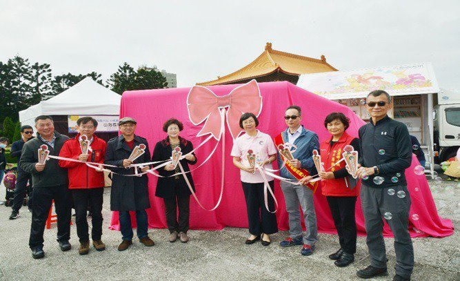 配合臺灣閱讀節舉辦捐贈書車典禮